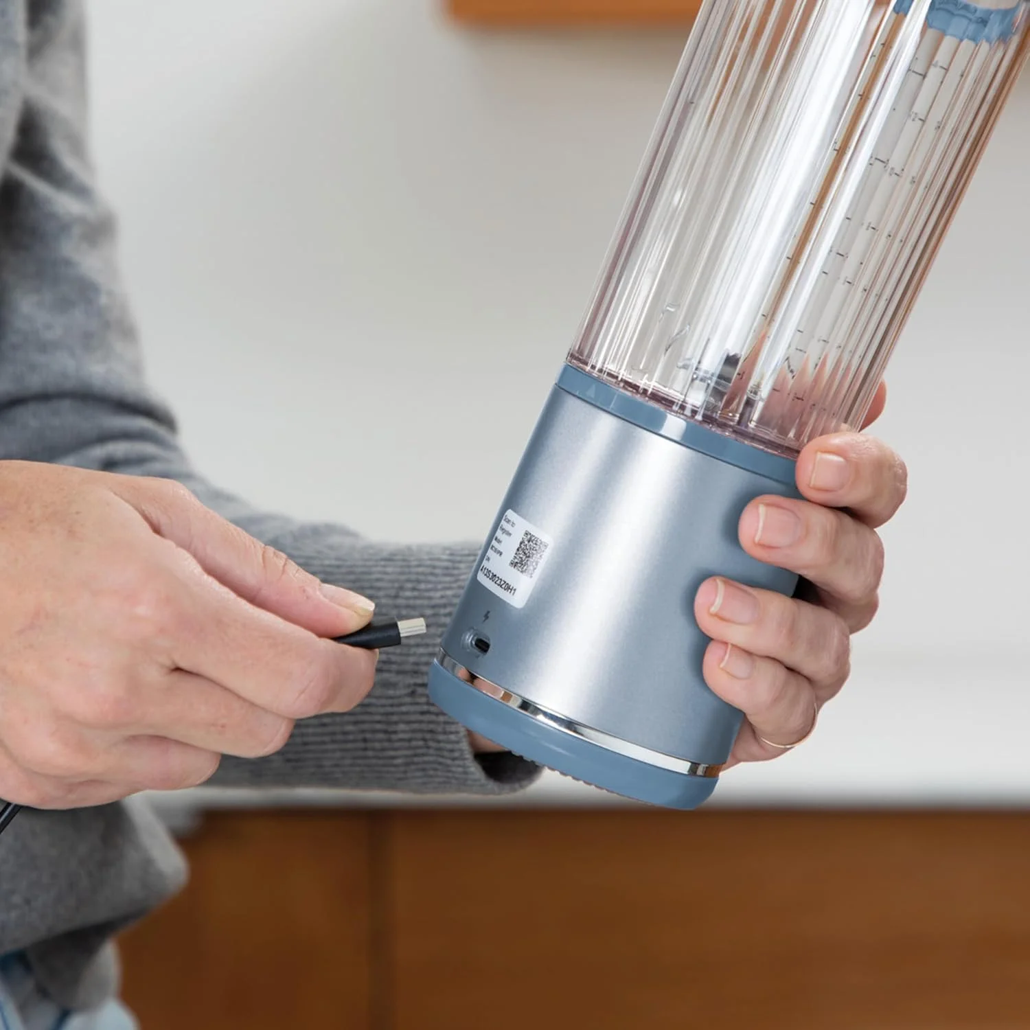 مخلوط کن قابل حمل نینجا بلاست BC151EUNV / مخلوط کن / اسموتی ساز، لیوان 530 میلی لیتری، درب ضد نشت، میکسر کوچک قدرتمند، بی سیم و قابل شارژ، خرد کردن یخ و میوه، آبی مخلوط کن قابل حمل نینجا بلاست BC151EUNV / مخلوط کن / اسموتی ساز، لیوان 530 میلی لیتری، درب ضد نشت، میکسر کوچک قدرتمند، بی سیم و قابل شارژ، خرد کردن یخ و میوه، آبی