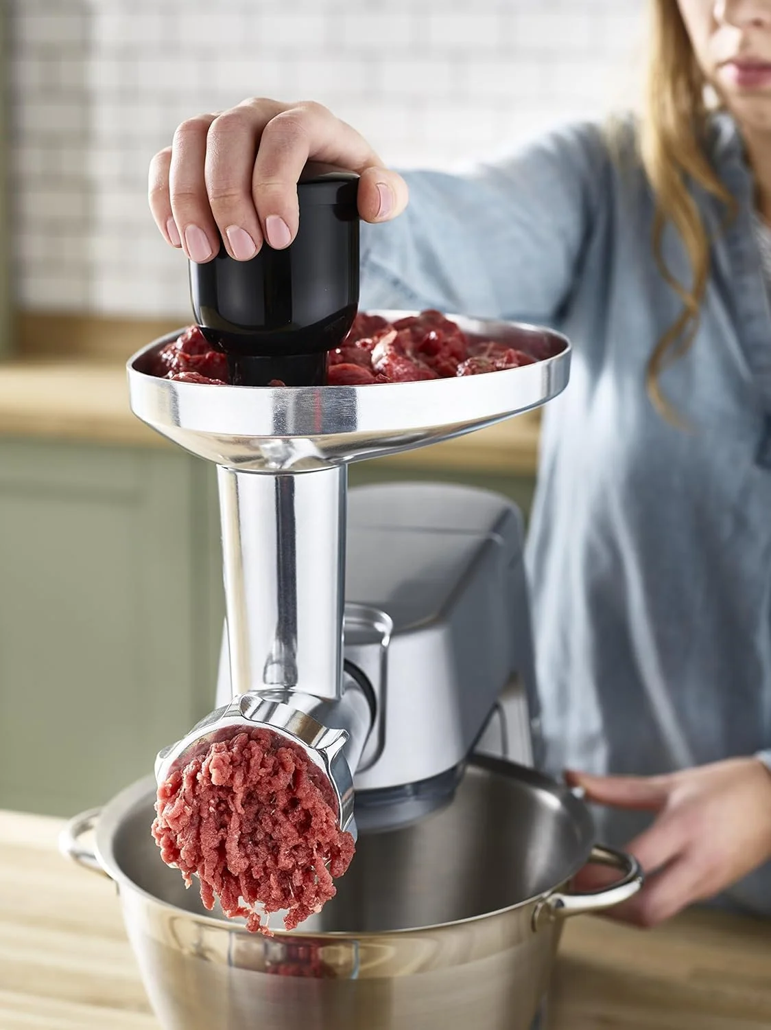میکسر ایستاده کنوود مدل CHEF XL TITANIUM با بدنه فلزی، موتور 1700 وات، کاسه استیل 6.7 لیتری، 5 ابزار جانبی، مخلوط کن شیشه ای، چرخ گوشت و آسیاب چند منظوره KVL8430S نقره ای میکسر ایستاده کنوود مدل CHEF XL TITANIUM با بدنه فلزی، موتور 1700 وات، کاسه استیل 6.7 لیتری، 5 ابزار جانبی، مخلوط کن شیشه ای، چرخ گوشت و آسیاب چند منظوره KVL8430S نقره ای