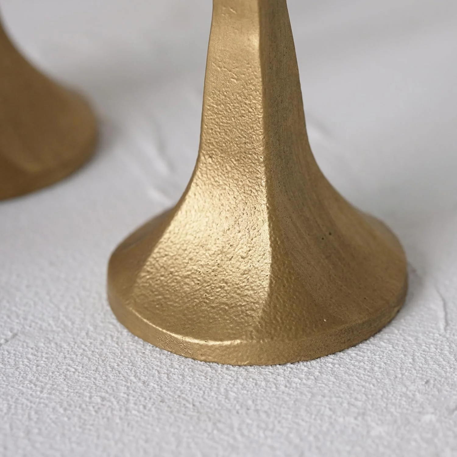 جاشمعی مخروطی فلزی KASTWAVE، ست 3 عددی شمعدان طلایی تزئینی، پایه شمع باریک، ست بلند برای عروسی، میز غذاخوری، دکوراسیون منزل، مهمانی - برنج عتیقه جاشمعی مخروطی فلزی KASTWAVE، ست 3 عددی شمعدان طلایی تزئینی، پایه شمع باریک، ست بلند برای عروسی، میز غذاخوری، دکوراسیون منزل، مهمانی - برنج عتیقه