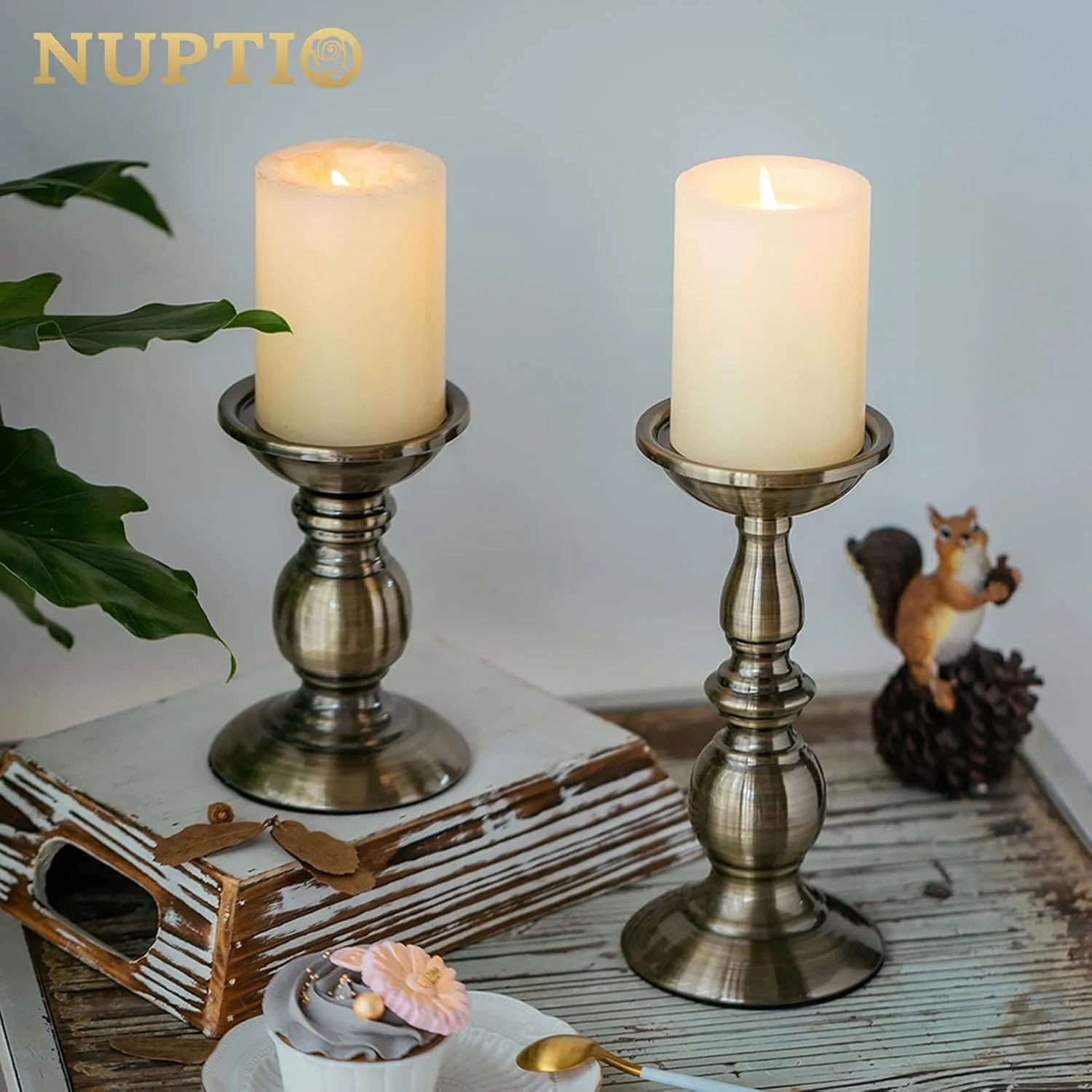 جاشمعی های فلزی برنزی Nuptio، بسته 2 عددی، مناسب شمع های با قطر 3 اینچ، مناسب برای دکوراسیون میز عروسی، پایه شمعدان، ایده آل برای عروسی ها، مراسم خاص و مهمانی ها (برنزی، کوچک + بزرگ) جاشمعی های فلزی برنزی Nuptio، بسته 2 عددی، مناسب شمع های با قطر 3 اینچ، مناسب برای دکوراسیون میز عروسی، پایه شمعدان، ایده آل برای عروسی ها، مراسم خاص و مهمانی ها (برنزی، کوچک + بزرگ)