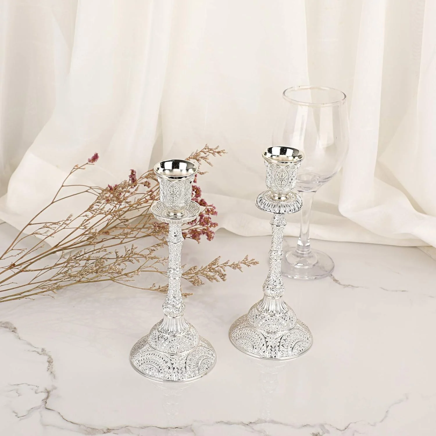 اون‌مای ست 2 عددی شمعدان مخروطی فلزی، شمعدان‌های پایه دار وینتیج 7.4 اینچی، شمعدان‌های برنجی شیک، دکوراسیون ست شمعدان برای میز غذاخوری، دکوراسیون عروسی و منزل، نقره‌ای