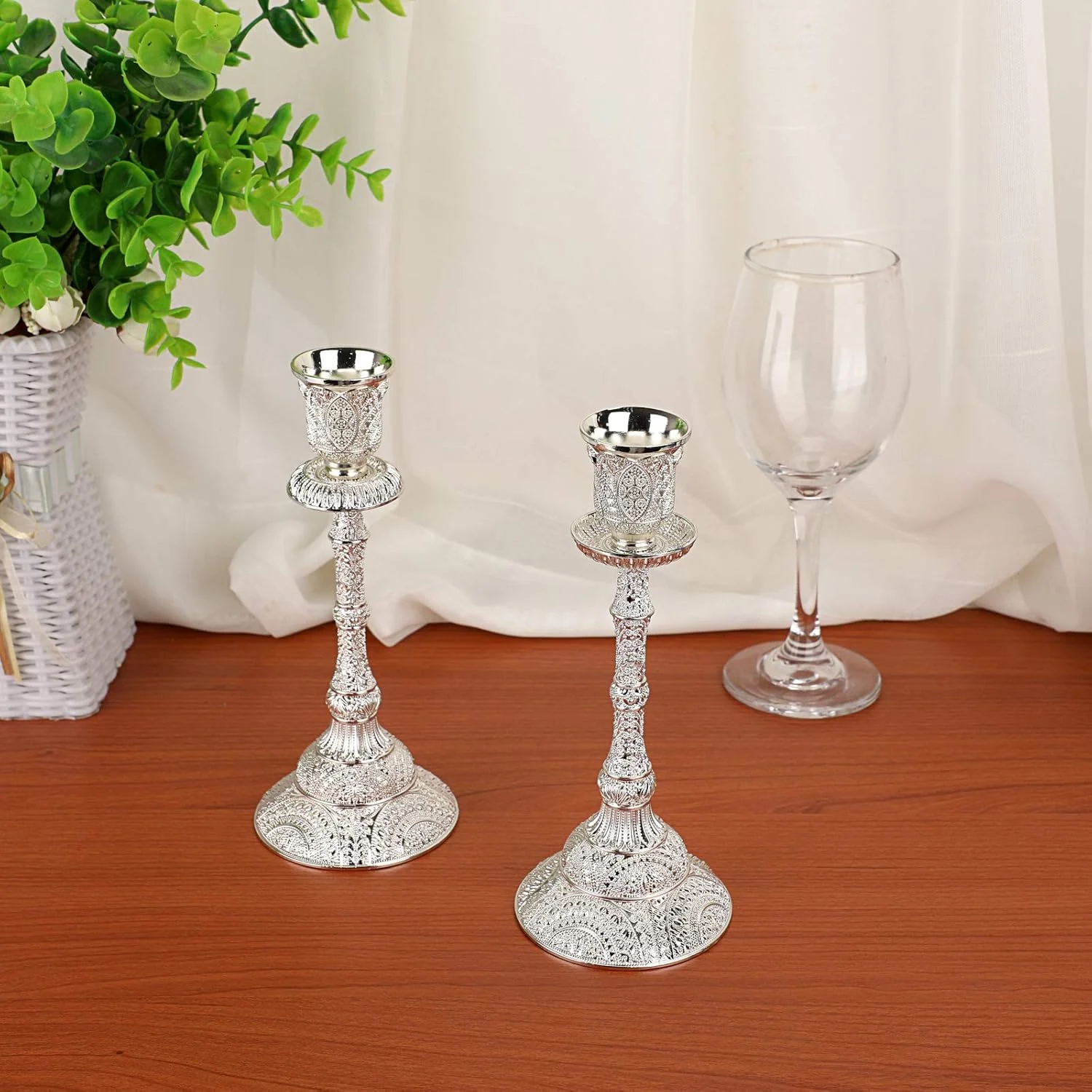 اون‌مای ست 2 عددی شمعدان مخروطی فلزی، شمعدان‌های پایه دار وینتیج 7.4 اینچی، شمعدان‌های برنجی شیک، دکوراسیون ست شمعدان برای میز غذاخوری، دکوراسیون عروسی و منزل، نقره‌ای