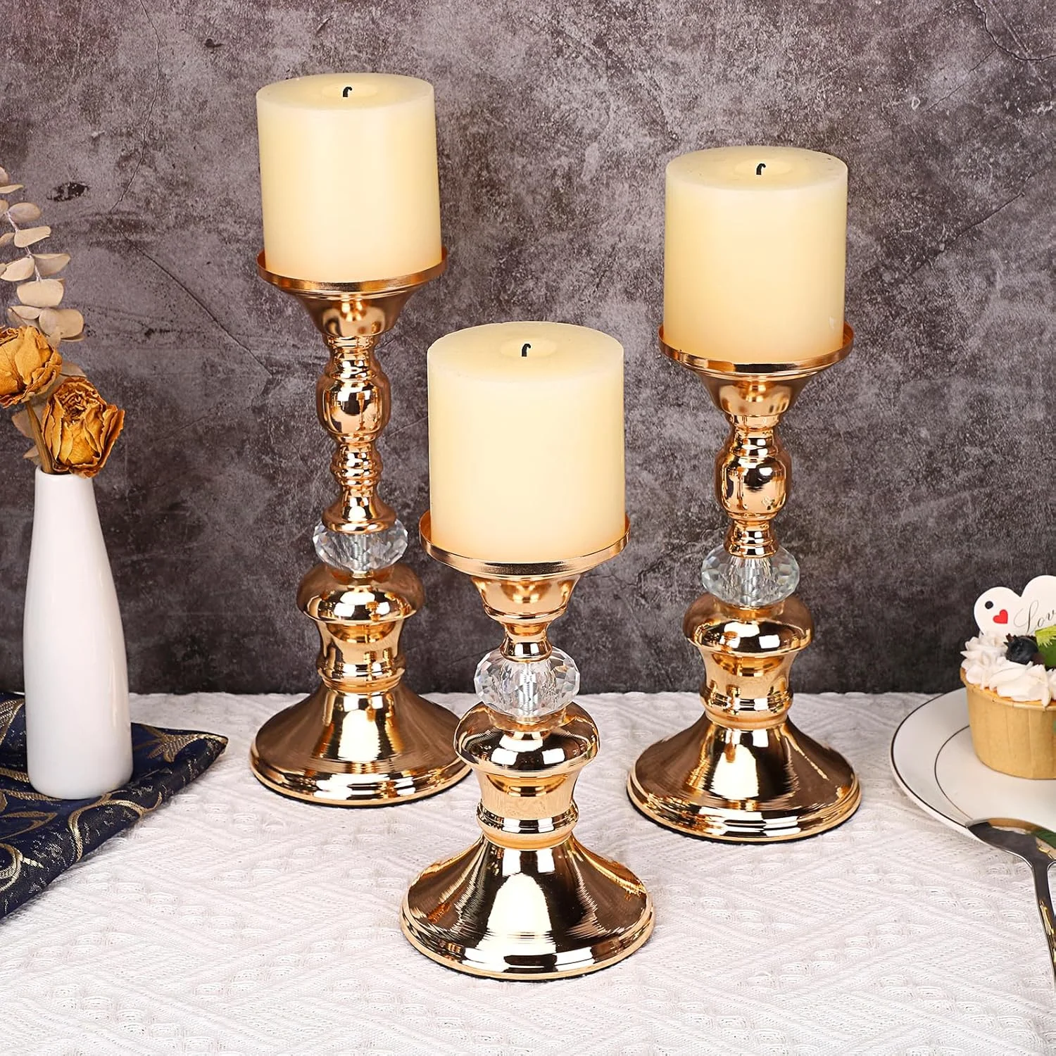 اونمای، ست 3 عددی شمعدانهای فلزی طلایی، شمعدانهای برنجی قدیمی، پایههای شمعدان کریستالی فلزی، شمعدانهای شیک برای میز غذاخوری، دکور شومینه عروسی اونمای، ست 3 عددی شمعدانهای فلزی طلایی، شمعدانهای برنجی قدیمی، پایههای شمعدان کریستالی فلزی، شمعدانهای شیک برای میز غذاخوری، دکور شومینه عروسی
