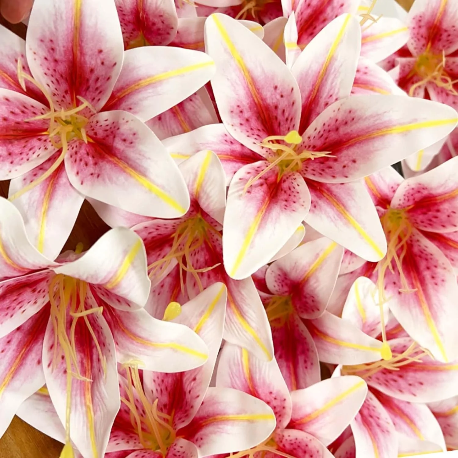 24 عدد گل سر لیلیوم مصنوعی ابریشمی واقعی 14 سانتی متری - گرادیان صورتی به سفید، شکوفه های بزرگ لیلیوم مصنوعی برای دکوراسیون عروسی، صنایع دستی DIY، تزیینات میز، چیدمان گل