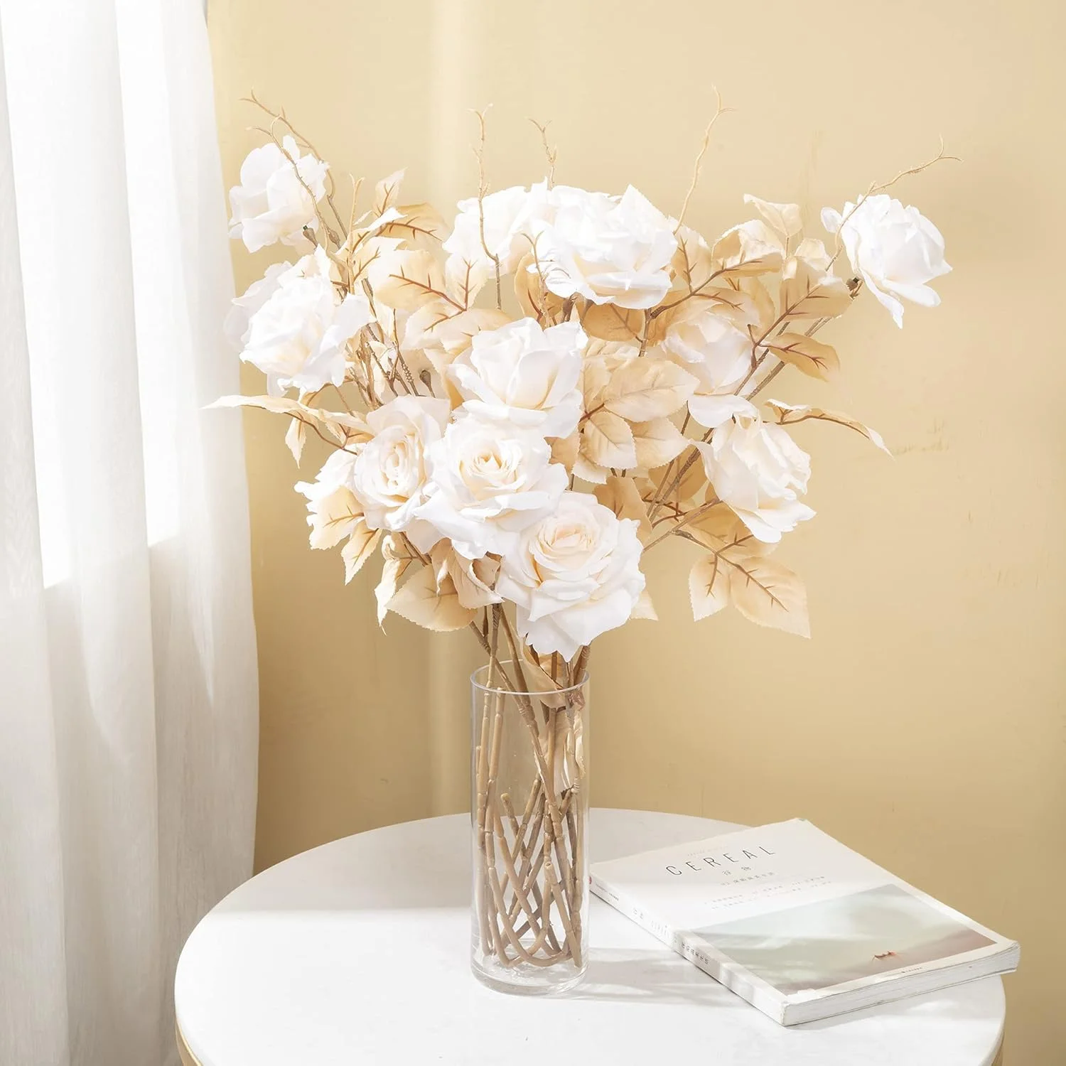 گل رز مصنوعی آزونه، گل های ابریشمی مصنوعی با ظاهری واقعی به همراه ساقه برای دسته گل عروسی، تزیینات میز، چیدمان مهمانی، دکوراسیون منزل و فضای باز (4 عدد سفید)