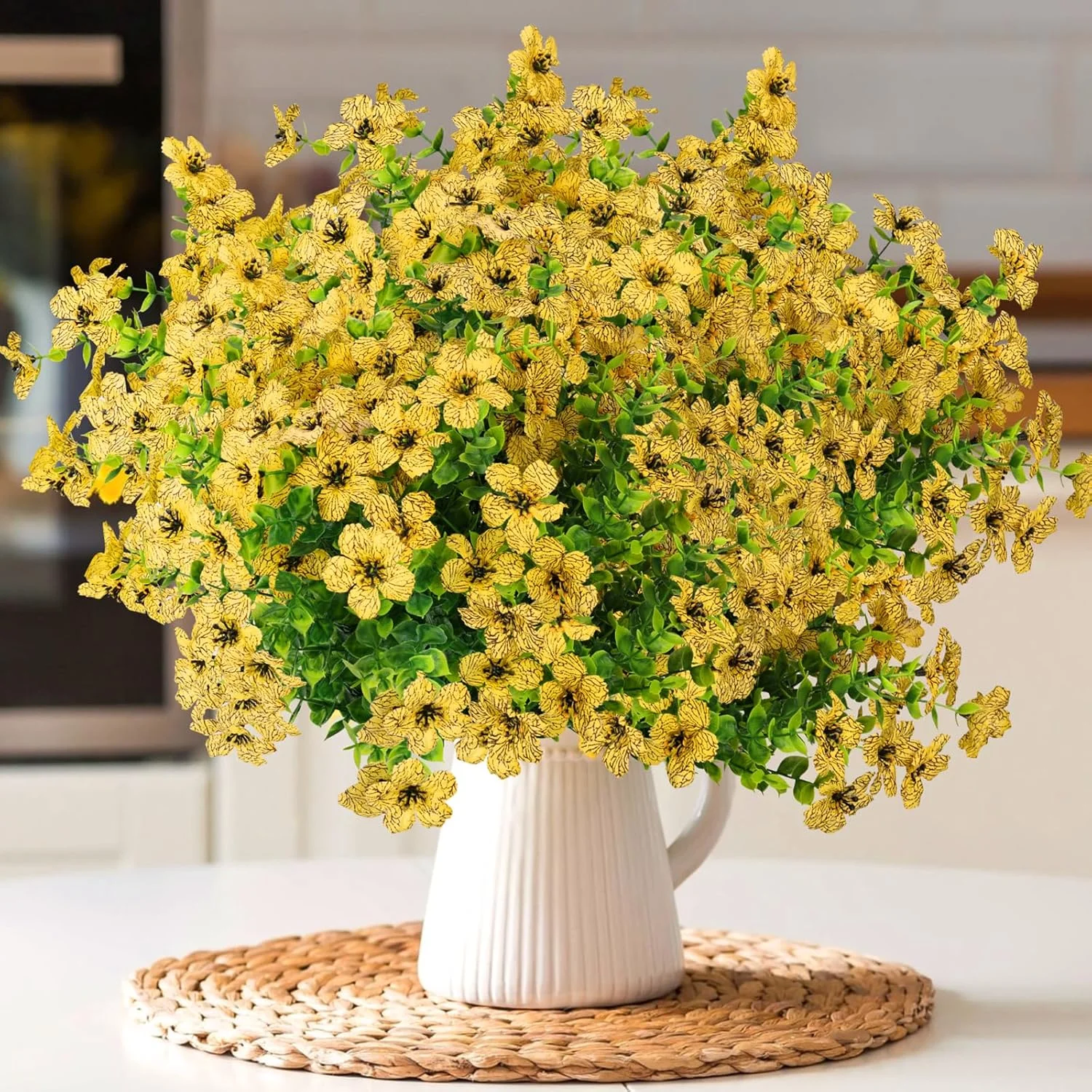 12 دسته گل مصنوعی مقاوم در برابر اشعه ماوراء بنفش برای فضای باز و داخلی - گل های بابونه مصنوعی واقعی و گیاهان سبز اکالیپتوس - گیاهان مقاوم در برابر محو شدن در تمام طول سال برای عروسی، خانه روستایی، باغ و پاسیو (زرد)