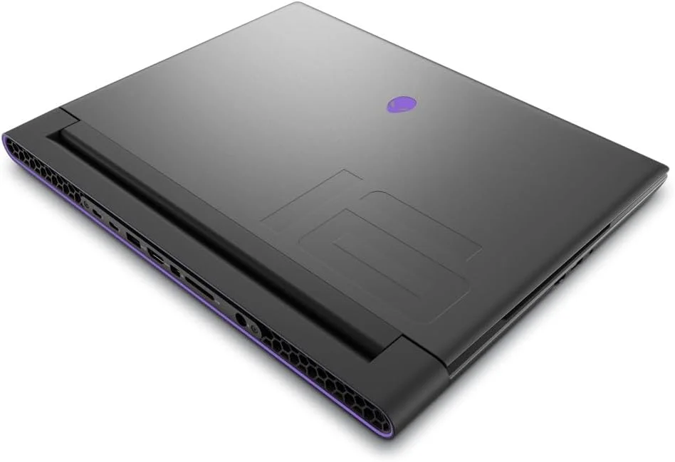 لپ تاپ گیمینگ Dell Alienware M16، پردازنده Intel I7-13700HX، رم 32 گیگابایت، حافظه SSD 1 ترابایت، کارت گرافیک NVIDIA® GeForce RTXâ„¢ 4070 8GB، صفحه نمایش 16 اینچ QHD+، ویندوز 11، رنگ Dark Metallic Moon - [16R1-ALN-CTO1-M16] (بازسازی شده)