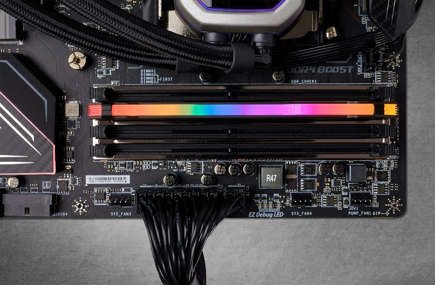 رم کورسیر VENGEANCE RGB PRO با ظرفیت 16 گیگابایت (تک کاناله 16 گیگابایتی) DDR4 3600 (PC4-28800) با تاخیر C18 و ولتاژ 1.35 ولت، بهینه شده برای AMD - مشکی