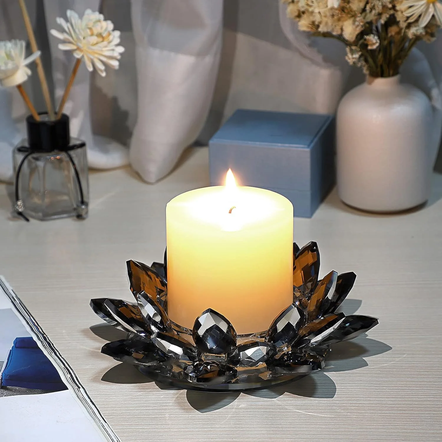 جاشمعی گل لوتوس کریستالی OwnMy برای شمع های استوانه ای تا قطر 3 اینچ، جاشمعی تزئینی گلبرگ لوتوس شیشه ای، جاشمعی وارمر، پایه شمع، چراغ شمعی برای دکوراسیون منزل، مهمانی عروسی (مشکی)