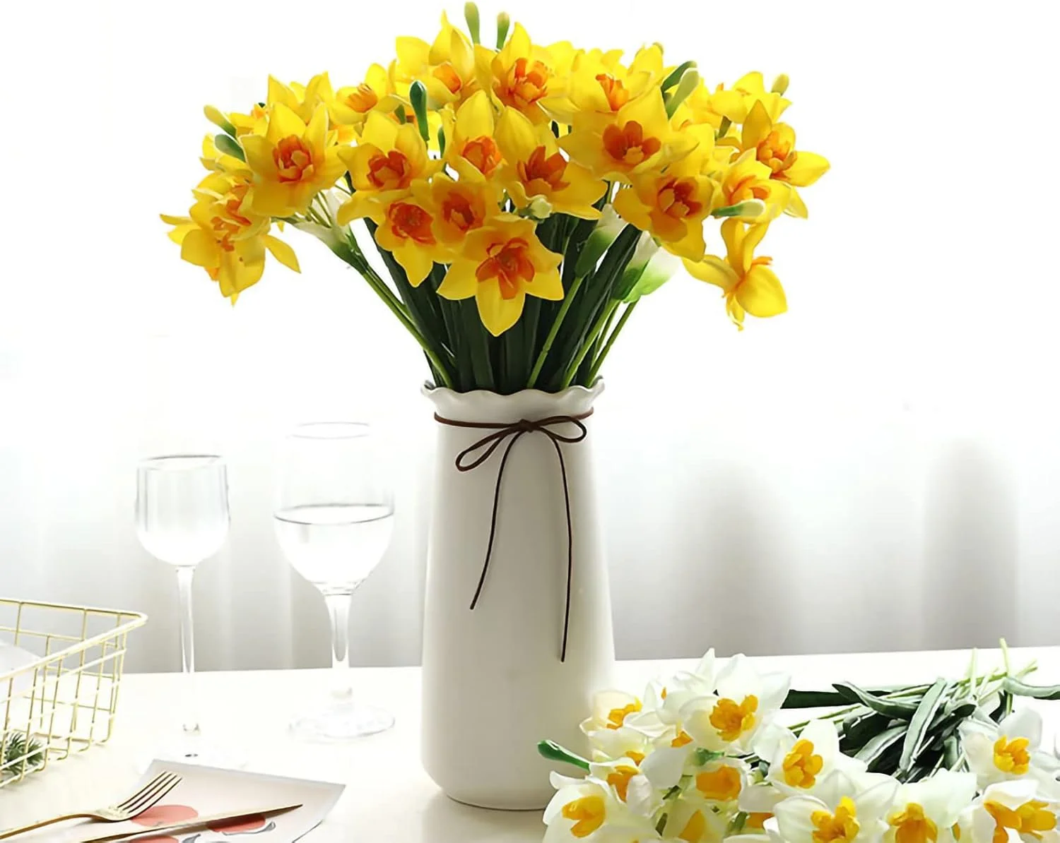 Hananona 10 شاخه گل نرگس مصنوعی، گل های بهاری مصنوعی نرگس، گل آرایی گل نرگس ابریشمی مصنوعی برای دکوراسیون داخلی و خارجی منزل و عروسی (10، زرد) Hananona 10 شاخه گل نرگس مصنوعی، گل های بهاری مصنوعی نرگس، گل آرایی گل نرگس ابریشمی مصنوعی برای دکوراسیون داخلی و خارجی منزل و عروسی (10، زرد)