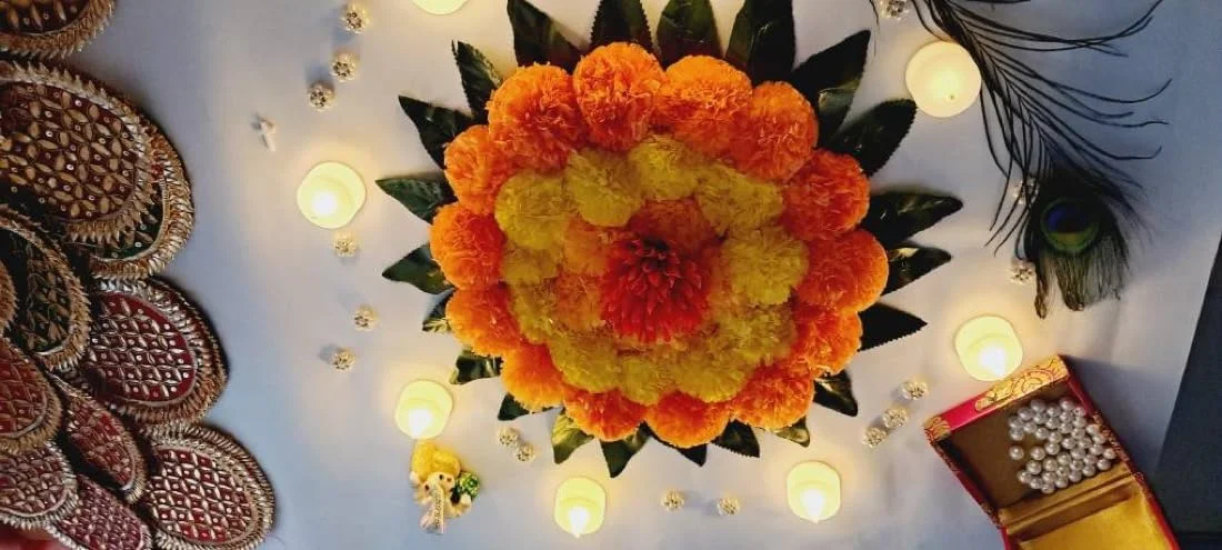 تزئین گل مصنوعی برای اونام/پوجا/جشن خانه نو/هالدی/عروسی، 38 سانتی متر تزئین گل مصنوعی برای اونام/پوجا/جشن خانه نو/هالدی/عروسی، 38 سانتی متر