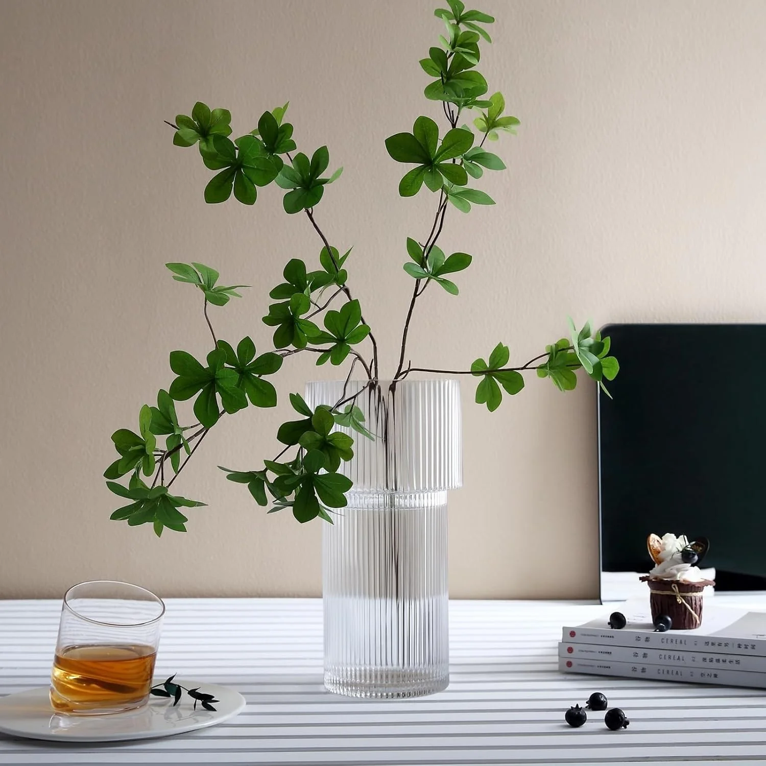 گلدان شیشه ای راه راه JAFFIUST، گلدان شیشه ای شفاف، گلدان گل برای میزهای پذیرایی، گلدان بلند، گلدان شیشه ای بزرگ، گلدان مدرن برای اتاق نشیمن، میز ناهار خوری، ورودی، شومینه، قفسه، عروسی، دفتر، 11.5 اینچ