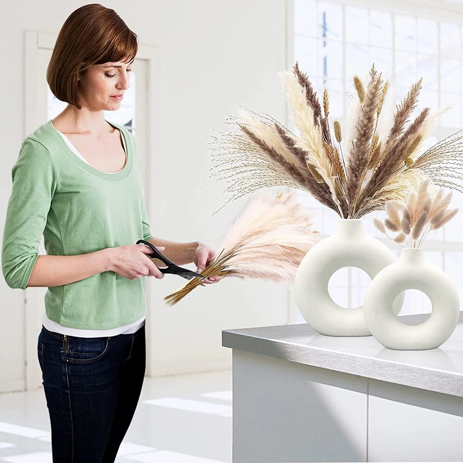 گلدان های سرامیکی سفید QLOFEI، 2 عدد برای دکوراسیون مدرن منزل، گلدان های گرد مات بوهو به سبک مینیمالیستی نوردیک برای میز شام عروسی، اتاق نشیمن، دفتر کار، اتاق خواب، هدیه تزئینی