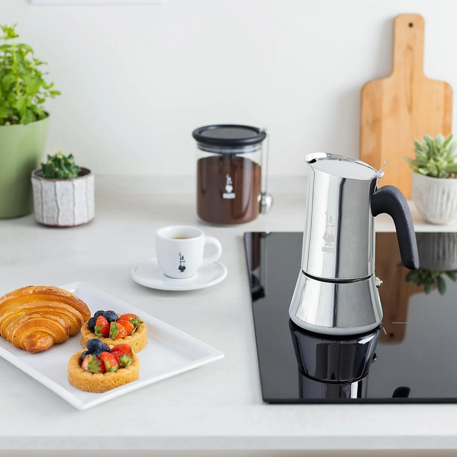 بیالتی - New Venus Induction، قهوه ساز روگازی، مناسب برای انواع اجاق گاز، استیل ضد زنگ، 10 فنجان (460 میلی لیتر)، آلومینیوم، نقره ای بیالتی - New Venus Induction، قهوه ساز روگازی، مناسب برای انواع اجاق گاز، استیل ضد زنگ، 10 فنجان (460 میلی لیتر)، آلومینیوم، نقره ای