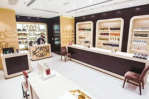 عطر احمد عود کلاسیک ادو پرفیوم - 50 میلی لیتر | عود شرقی مناسب برای آقایان و بانوان | نت های عود به زیبایی با مرکبات ملایم، وانیل، مشک و نعناع هندی متعادل شده است | توسط المغربی Arabian Oud and Perfumes Dubai