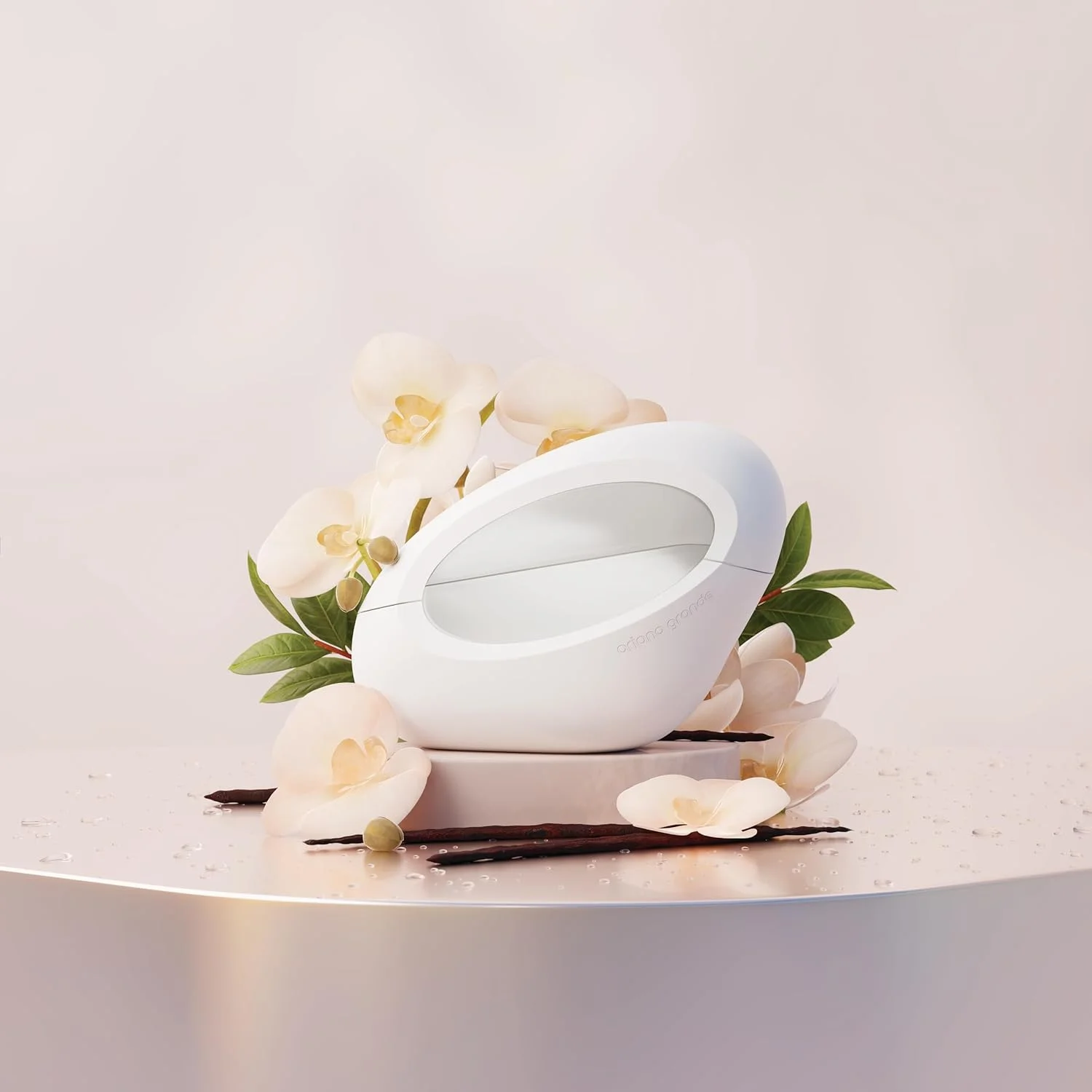 ادکلن زنانه آریانا گرانده مدل MOD Vanilla - رایحه گورمند مشک - عطر زنانه با رایحه وانیل، کره کاکائو، آلو و یاس - 30 میلی لیتر ادکلن زنانه آریانا گرانده مدل MOD Vanilla - رایحه گورمند مشک - عطر زنانه با رایحه وانیل، کره کاکائو، آلو و یاس - 30 میلی لیتر