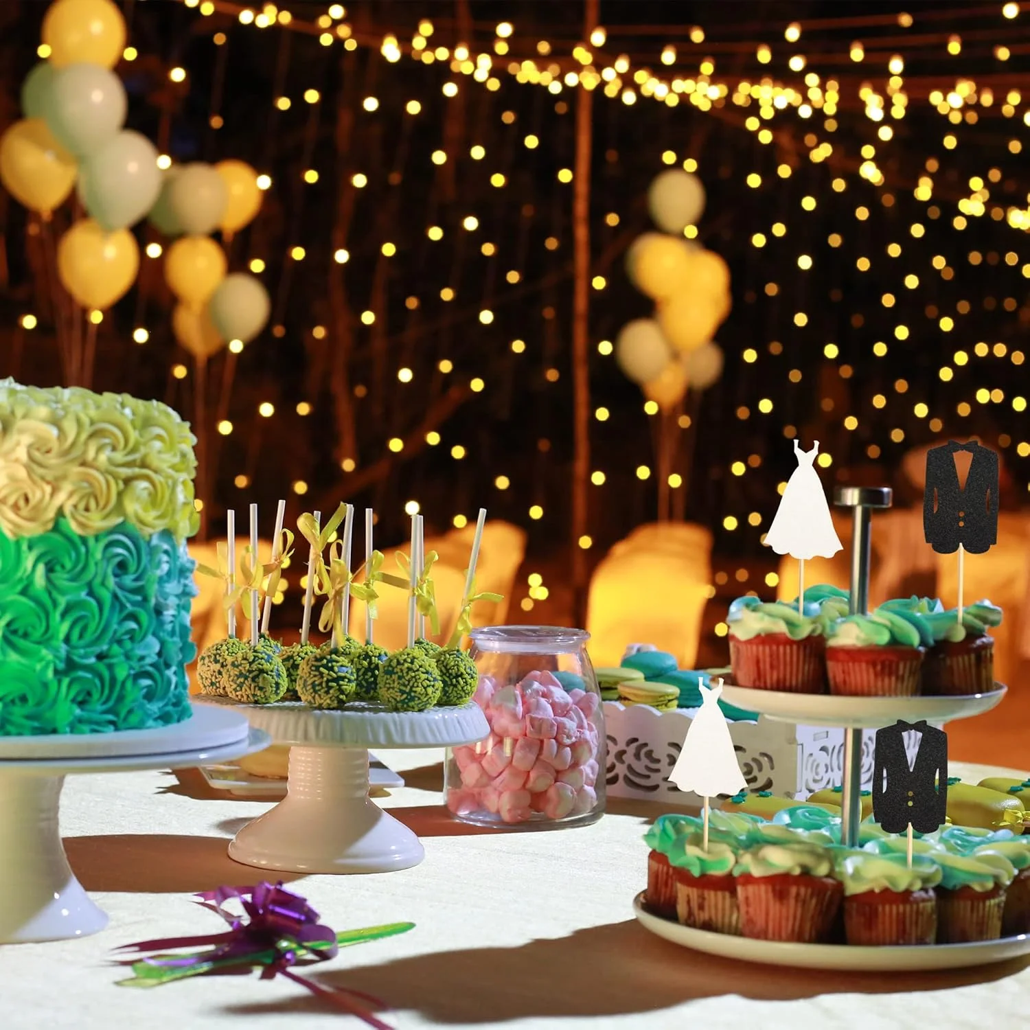 آرتسدیت 24 عدد تاپر کاپ کیک عروس و داماد، لباس عروس و تاکسیدو، مناسب برای جشن عروسی، نامزدی، سالگرد و تزیین کیک آرتسدیت 24 عدد تاپر کاپ کیک عروس و داماد، لباس عروس و تاکسیدو، مناسب برای جشن عروسی، نامزدی، سالگرد و تزیین کیک