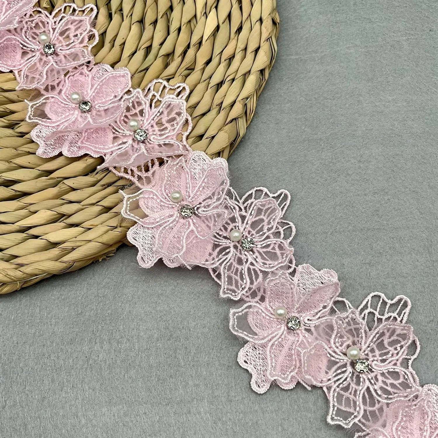 نوار توری گل سه بعدی یولولالا به طول 3 یارد با مروارید و مهره، پارچه توری گلدار، لوازم دست ساز DIY برای تزئین لباس عروسی، لوازم خیاطی و صنایع دستی (صورتی)(A3-3) نوار توری گل سه بعدی یولولالا به طول 3 یارد با مروارید و مهره، پارچه توری گلدار، لوازم دست ساز DIY برای تزئین لباس عروسی، لوازم خیاطی و صنایع دستی (صورتی)(A3-3)