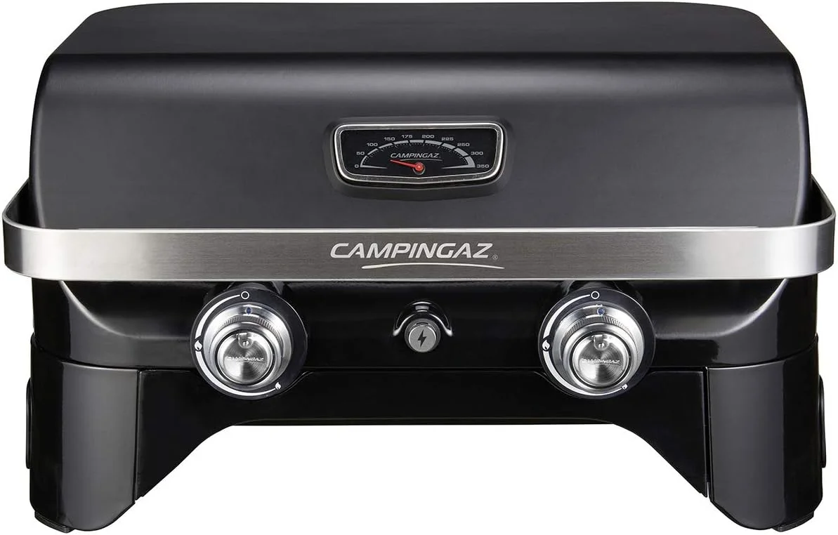 باربیکیو گازی قابل حمل Campingaz Attitude 2100 Lx، رومیزی، 2 مشعل استیل، توان 5 کیلو وات، دارای درب، دماسنج، توری گریل و پلانچا، مشکی "حداقل 1 سال گارانتی تولید کننده"