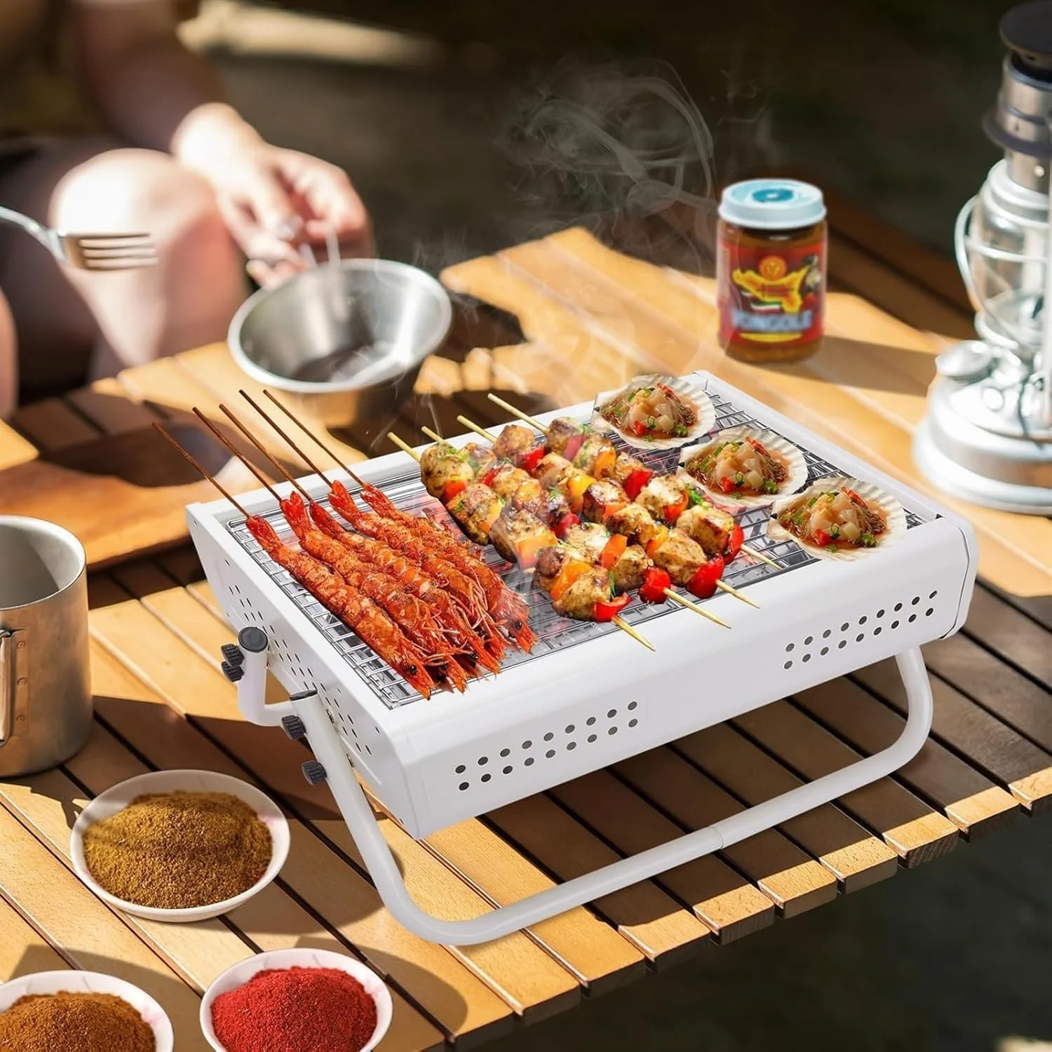 باربیکیو ذغالی رومیزی MOMENT با دسته، گریل قابل حمل برای کمپینگ و پیک نیک باربیکیو ذغالی رومیزی MOMENT با دسته، گریل قابل حمل برای کمپینگ و پیک نیک