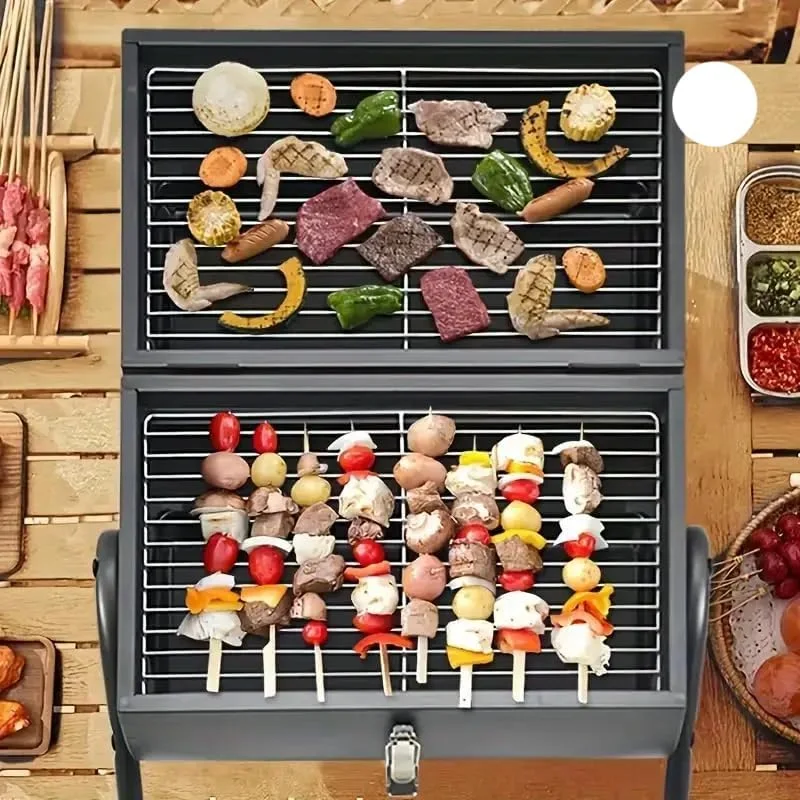 باربیکیو ذغالی تاشو قابل حمل MOMENT - ساختار آهن سنگین، گریل تاشو جمع و جور برای فضای باز با دریچه های قابل تنظیم و دودکش، برای کمپینگ، حیاط خلوت، مهمانی ها - ایده آل برای حداکثر 8 نفر باربیکیو ذغالی تاشو قابل حمل MOMENT - ساختار آهن سنگین، گریل تاشو جمع و جور برای فضای باز با دریچه های قابل تنظیم و دودکش، برای کمپینگ، حیاط خلوت، مهمانی ها - ایده آل برای حداکثر 8 نفر