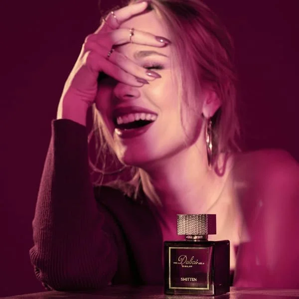 ست سه گانه عطر زنانه پریمیوم دبی دالز | مجموعه 3 عطر شیک - Smitten، Flirt و Taken | رایحه های لوکس ماندگار | انتخاب هدیه ای شیک برای هر مناسبت ست سه گانه عطر زنانه پریمیوم دبی دالز | مجموعه 3 عطر شیک - Smitten، Flirt و Taken | رایحه های لوکس ماندگار | انتخاب هدیه ای شیک برای هر مناسبت
