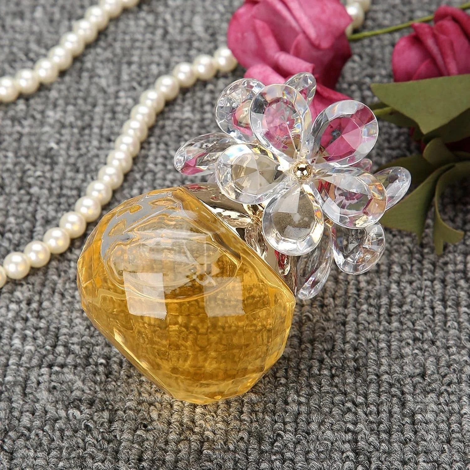 ادو تویلت زنانه، عطر با طراوت با ماندگاری طولانی، رایحه گلی میوه ای، عطر زنانه 60 میلی لیتر، طلایی ادو تویلت زنانه، عطر با طراوت با ماندگاری طولانی، رایحه گلی میوه ای، عطر زنانه 60 میلی لیتر، طلایی