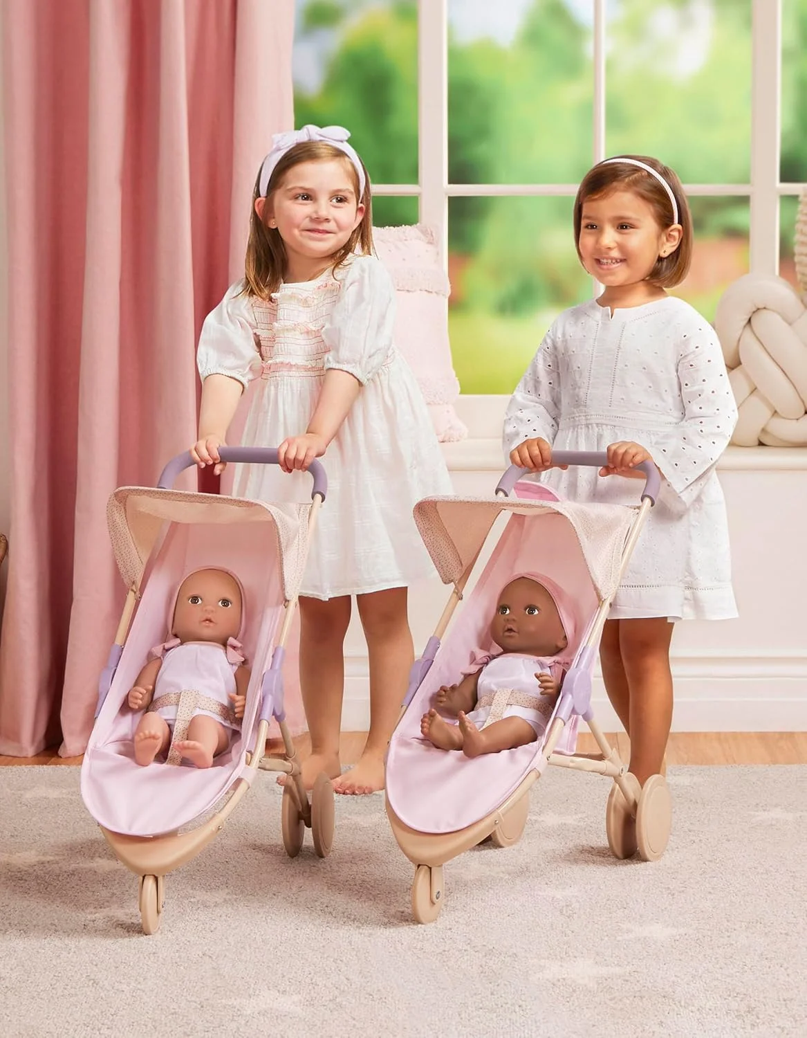 LullaBaby - عروسک نوزاد واقعی 14 اینچی - بسته لوازم جانبی پوشک و مراقبت - چشمان قهوه ای و بدن نرم - اسباب بازی های بازی خیالی - مناسب برای کودکان 2 سال به بالا - ست عروسک نوزاد و کالسکه دویدن