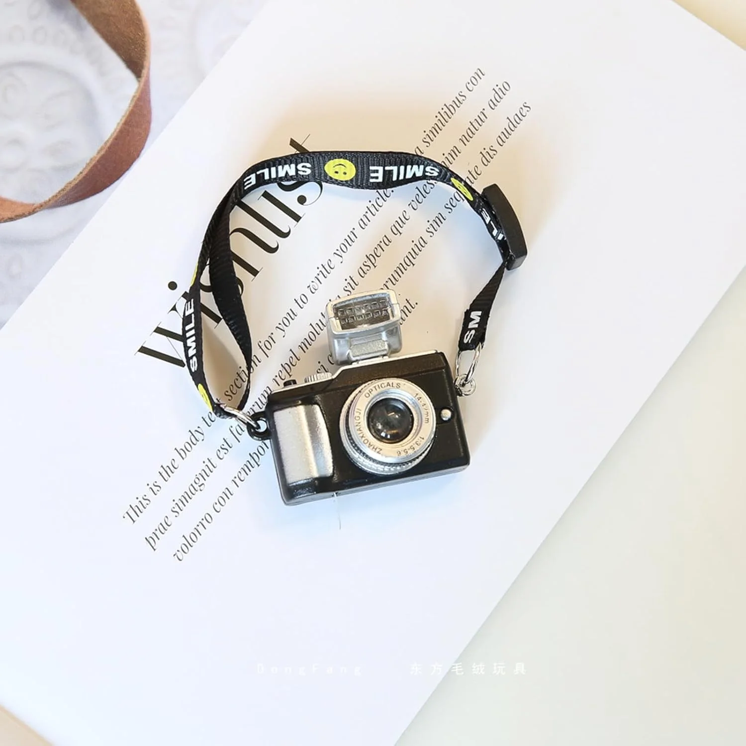 ست لباس 7 تکه عروسک لابوبو شامل لباس، کلاه، شلوار، کفش، عینک، گیره مو و لوازم جانبی دوربین - استایل کژوال خنک برای عروسک های 17 سانتی متری (عروسک شامل نمی شود) ست لباس 7 تکه عروسک لابوبو شامل لباس، کلاه، شلوار، کفش، عینک، گیره مو و لوازم جانبی دوربین - استایل کژوال خنک برای عروسک های 17 سانتی متری (عروسک شامل نمی شود)