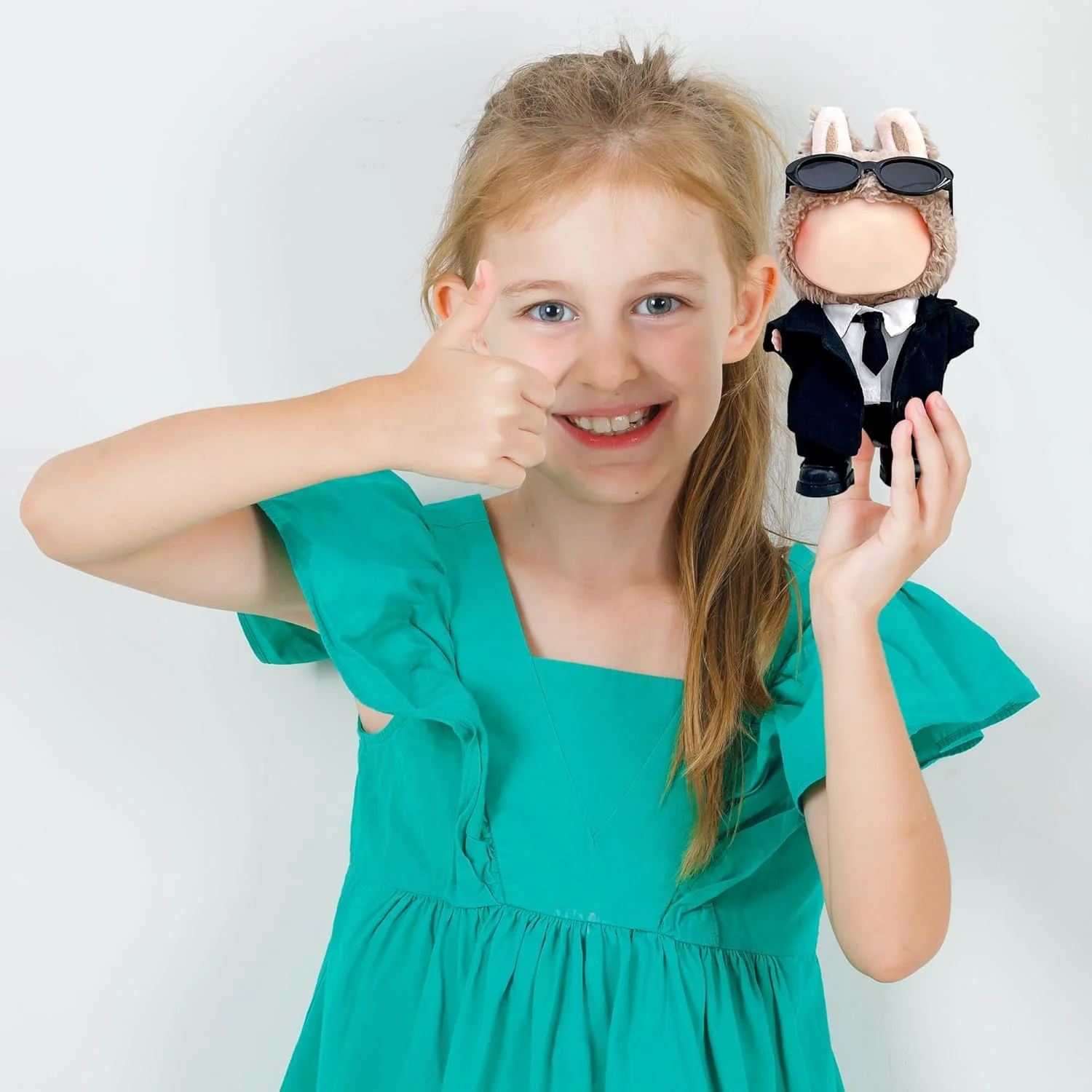 ست لباس و اکسسوری 4 تکه عروسک KASTWAVE برای عروسک پولیشی لابوبو، مناسب برای عروسک های 17 سانتی متری، ست کت و شلوار باحال با پیراهن، کراوات، کت و عینک آفتابی، لباس شیک عروسک (بدون عروسک) ست لباس و اکسسوری 4 تکه عروسک KASTWAVE برای عروسک پولیشی لابوبو، مناسب برای عروسک های 17 سانتی متری، ست کت و شلوار باحال با پیراهن، کراوات، کت و عینک آفتابی، لباس شیک عروسک (بدون عروسک)