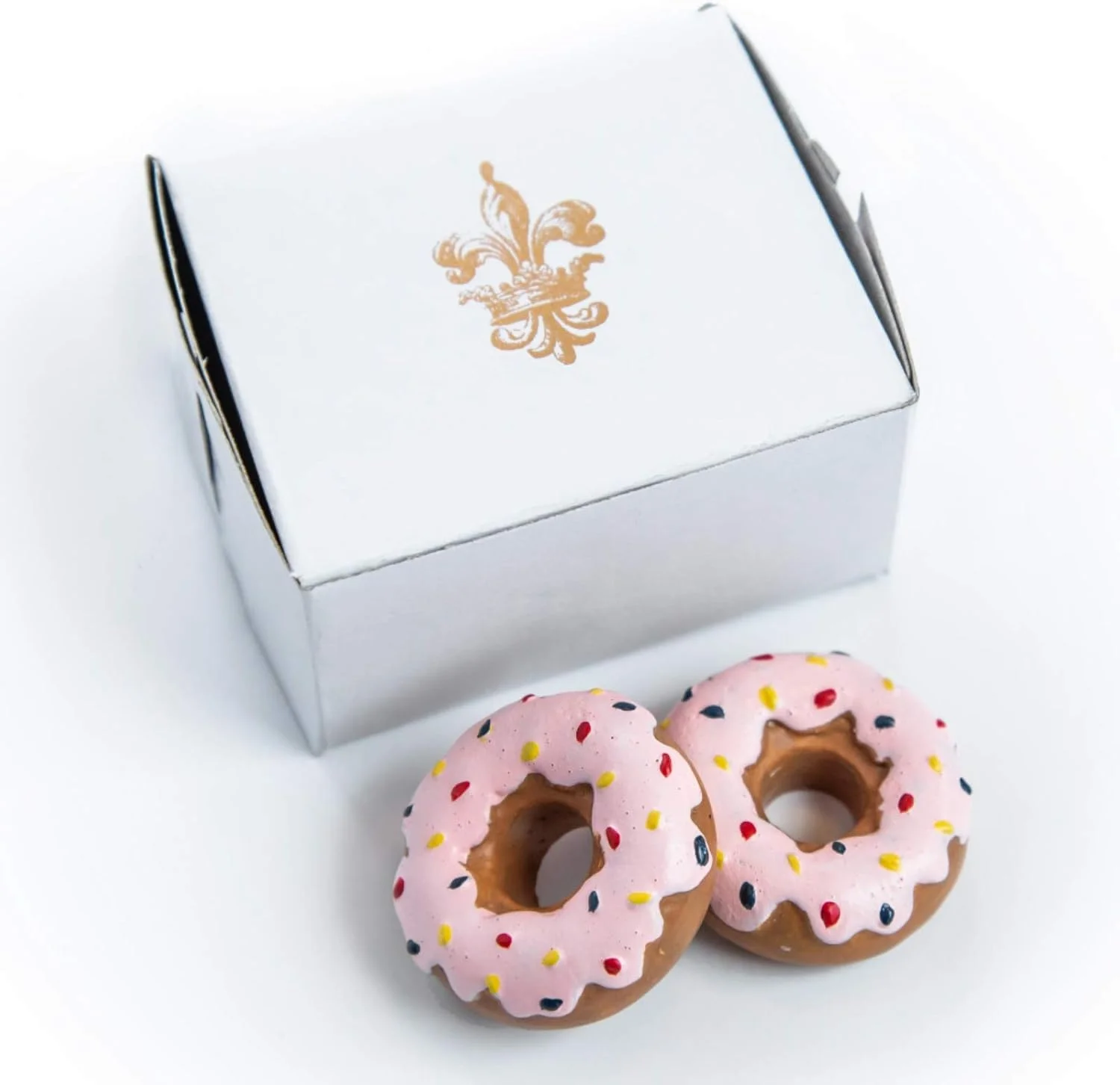 مجموعه نانوایی Queen's Treasures، دونات های توت فرنگی با روکش فراستینگ برای مبلمان عروسک 18 اینچی American Girl و لوازم جانبی غذای بازی