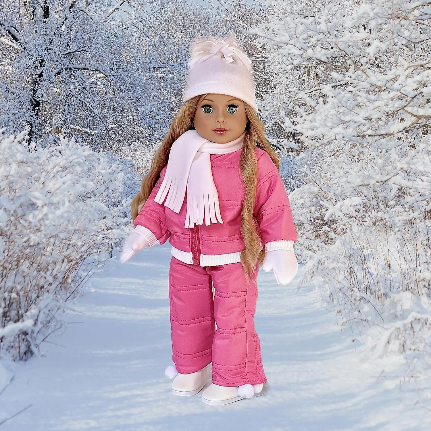 مجموعه DreamWorld Let It Snow - ست کامل 7 تکه لباس اسکی - شامل شلوار صورتی، ژاکت، یقه اسکی سفید، کلاه، شال گردن، دستکش و چکمه - لباس عروسک 18 اینچی (عروسک شامل نمی شود)