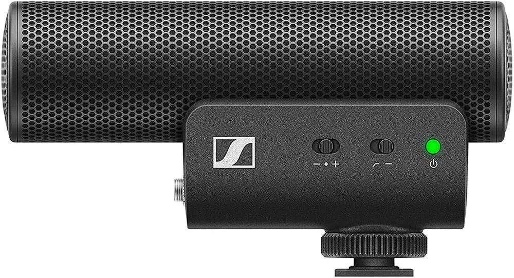 میکروفون شات گان دوربین Sennheiser MKE 400 (نسل دوم) به همراه سه پایه رومیزی جمع و جور و پایه نگهدارنده گوشی هوشمند