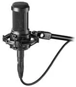 میکروفون کاندنسر کاردیوئید Audio-Technica AT2035 به همراه لرزه‌گیر، پاپ فیلتر، کابل XLR 3 متری، کیت تمیز کننده و موارد دیگر