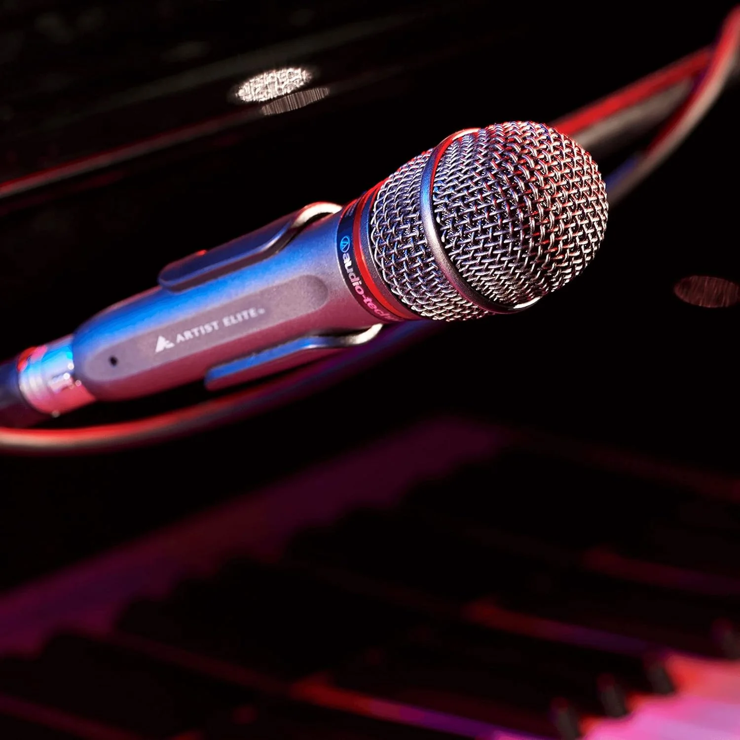میکروفون دستی کندانسور کاردیود Audio-Technica Artist Elite Series AE6100 میکروفون دستی کندانسور کاردیود Audio-Technica Artist Elite Series AE6100