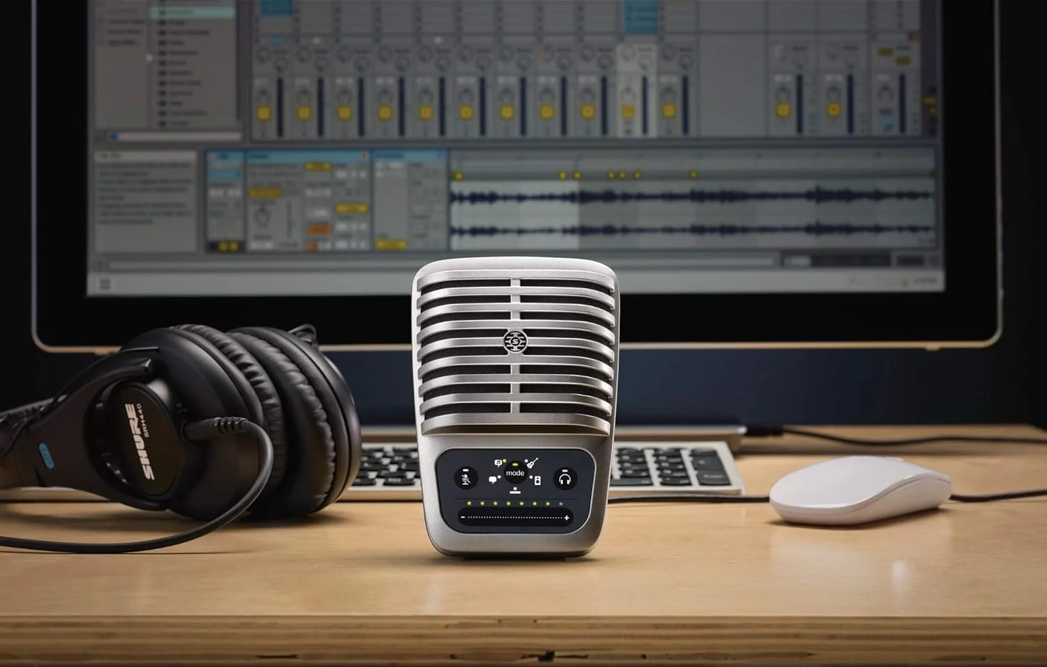 میکروفون کاندنسر دیافراگم بزرگ دیجیتال Shure MV51، ضبط با کیفیت استودیو، سازگار با iOS و Android، عالی برای اجرای خانگی و زنده