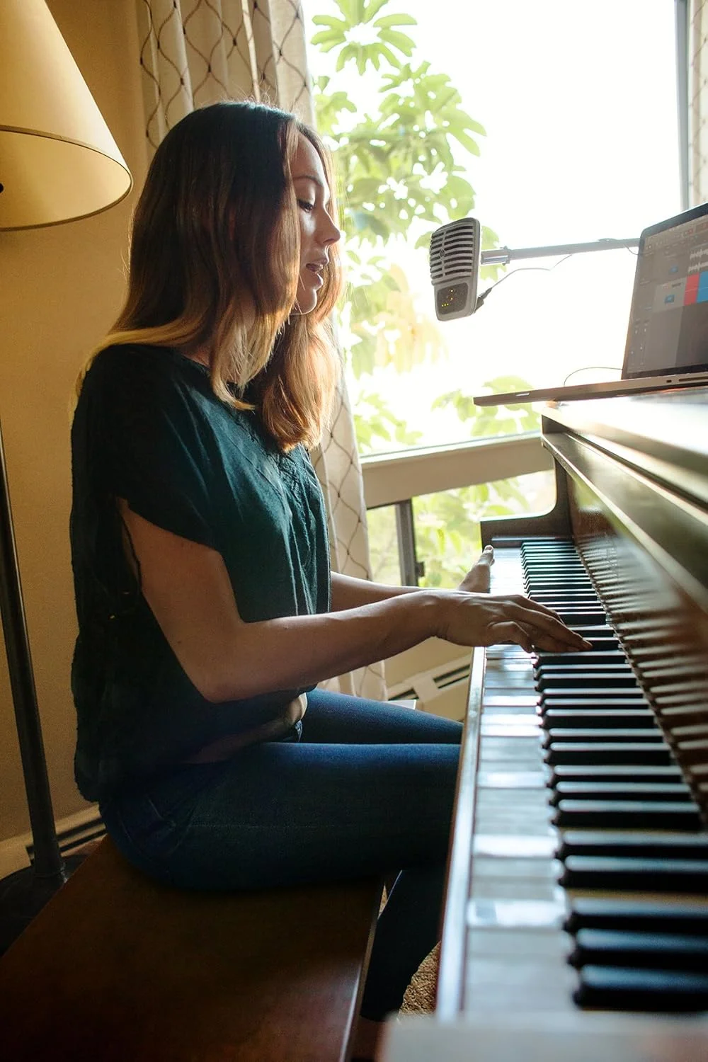 میکروفون کاندنسر دیافراگم بزرگ دیجیتال Shure MV51، ضبط با کیفیت استودیو، سازگار با iOS و Android، عالی برای اجرای خانگی و زنده