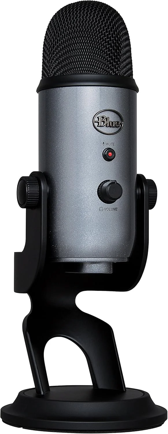 میکروفون USB Blue Yeti برای ضبط و استریم روی PC و Mac، دارای 3 کپسول کندانسور، 4 الگوی قطبی، خروجی هدفون و کنترل صدا، کنترل گین میکروفون، پایه قابل تنظیم، Plug & Play - خاکستری قمری