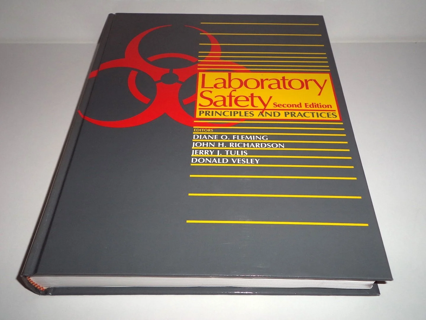 ایمنی آزمایشگاه: اصول و رویه ها ایمنی آزمایشگاه: اصول و رویه ها