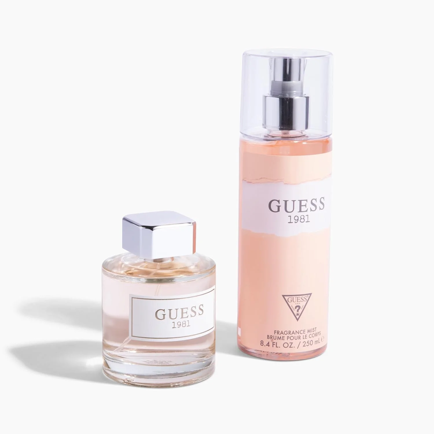 این محصول از برند GUESS، اصل و اورجینال بوده و با بسته‌بندی اصلی ارائه می‌شود. این کالا استفاده نشده و نو است.