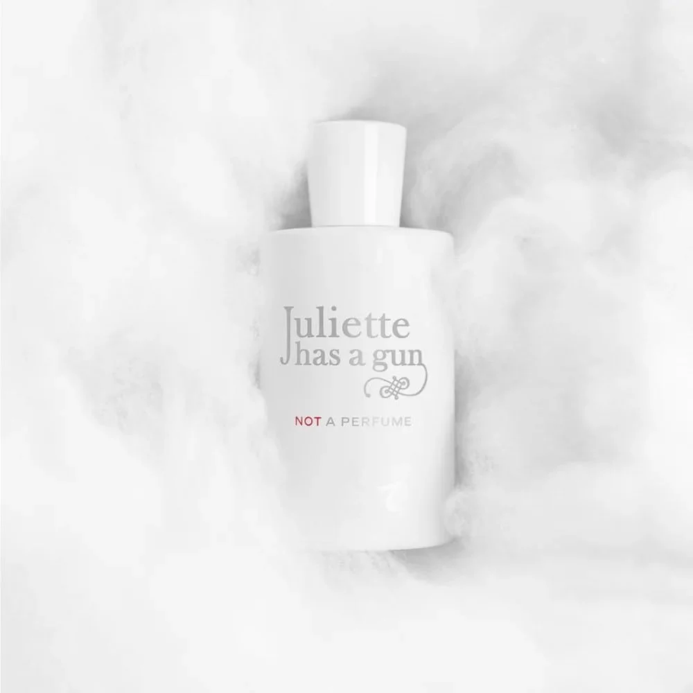 جولیت دارای یک اسلحه Not A Perfume ادو پرفیوم زنانه، 100 میلی لیتر جولیت دارای یک اسلحه Not A Perfume ادو پرفیوم زنانه، 100 میلی لیتر