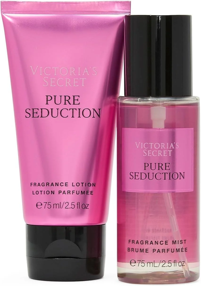 ست هدیه دوتایی عطر مینی ویکتوریا سکرت Pure Seduction، با رایحه های آلوئه ورا و گل فریزیا خرد شده ست هدیه دوتایی عطر مینی ویکتوریا سکرت Pure Seduction، با رایحه های آلوئه ورا و گل فریزیا خرد شده