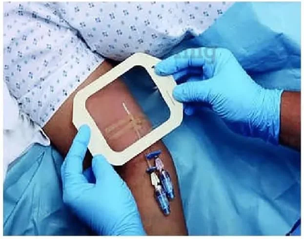 چسب فیلم شفاف Tegaderm 8526 IN با قاب، سایز 10 سانتی متر در 12 سانتی متر (بسته 5 عددی)