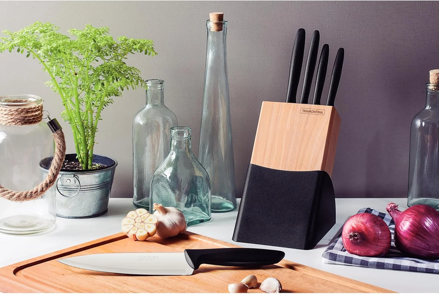 ست چاقو و استند 6 پارچه ترامونتینا مدل Plenus با تیغه استیل و دسته پلی پروپیلن مشکی