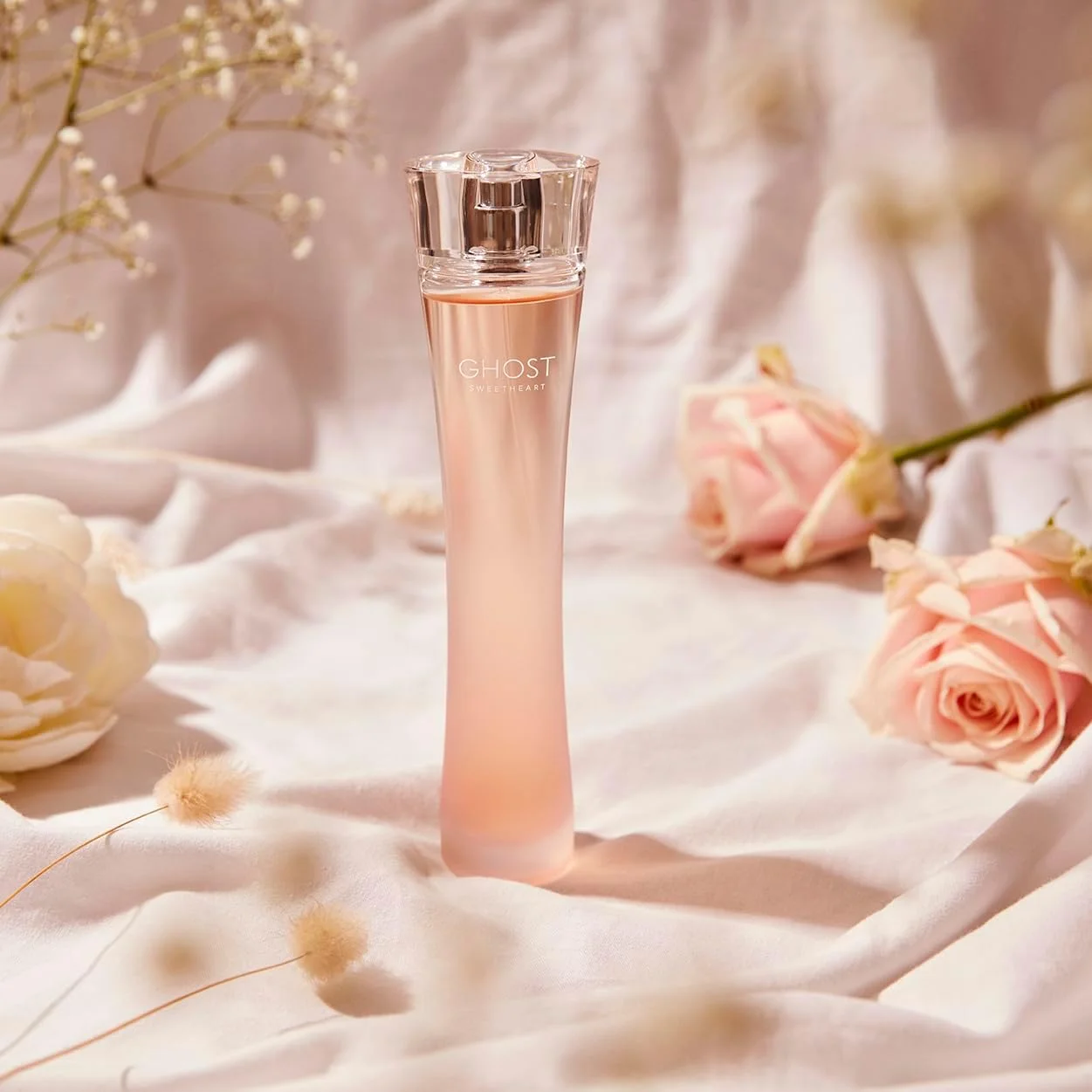 ادکلن زنانه گوست سوییت هارت - رایحه ای رمانتیک، ملایم و خوش بینانه - عطر گلی شرقی با نت های لیمو، گل آفتاب پرست و وانیل - رمانتیک مدرن - اسپری 50 میلی لیتری ادکلن زنانه گوست سوییت هارت - رایحه ای رمانتیک، ملایم و خوش بینانه - عطر گلی شرقی با نت های لیمو، گل آفتاب پرست و وانیل - رمانتیک مدرن - اسپری 50 میلی لیتری