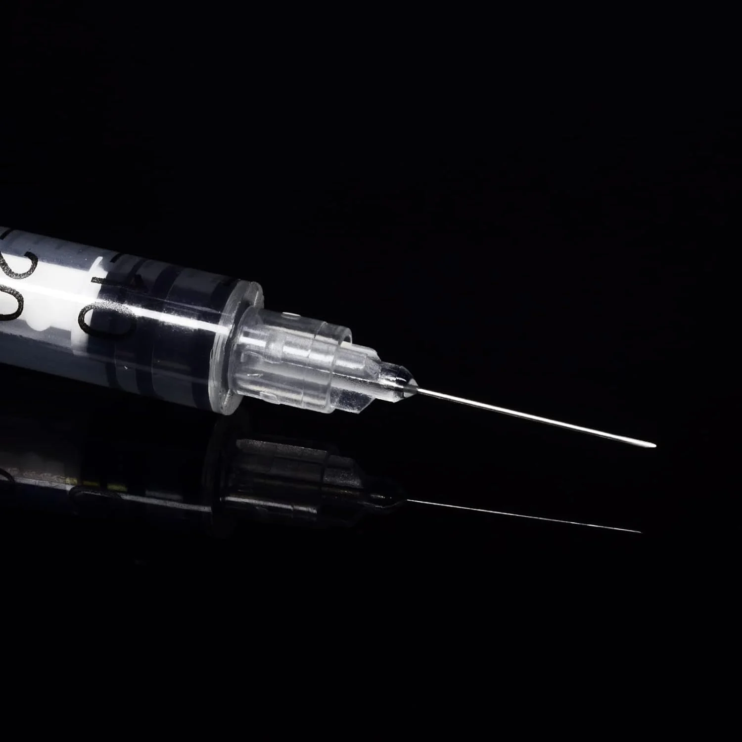 سرنگ های یکبار مصرف Knixxo U-100 1ml با گیج 30 و طول 1/2 اینچ، قطر 0.3 میلی متر، بسته بندی 100 عددی سرنگ های یکبار مصرف Knixxo U-100 1ml با گیج 30 و طول 1/2 اینچ، قطر 0.3 میلی متر، بسته بندی 100 عددی