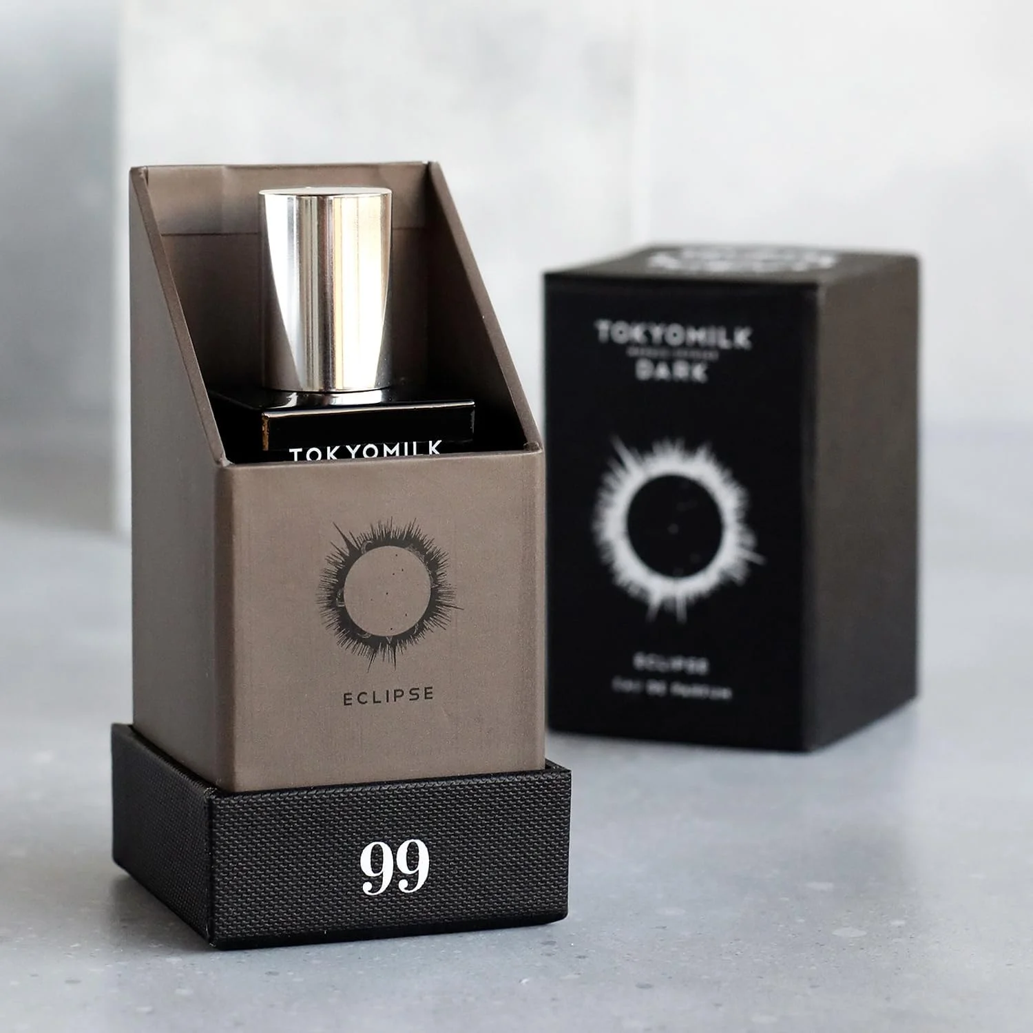 ادو پرفیوم زنانه و مردانه توکیومیلک دارک اکلیپس، 47.3 میلی لیتر (1.6 fl. oz) - رایحه بادیان ختایی، برگ نعناع، کهربای دودی و گاردنیا - شیک و ظریف، اسپری ادو پرفیوم ادو پرفیوم زنانه و مردانه توکیومیلک دارک اکلیپس، 47.3 میلی لیتر (1.6 fl. oz) - رایحه بادیان ختایی، برگ نعناع، کهربای دودی و گاردنیا - شیک و ظریف، اسپری ادو پرفیوم