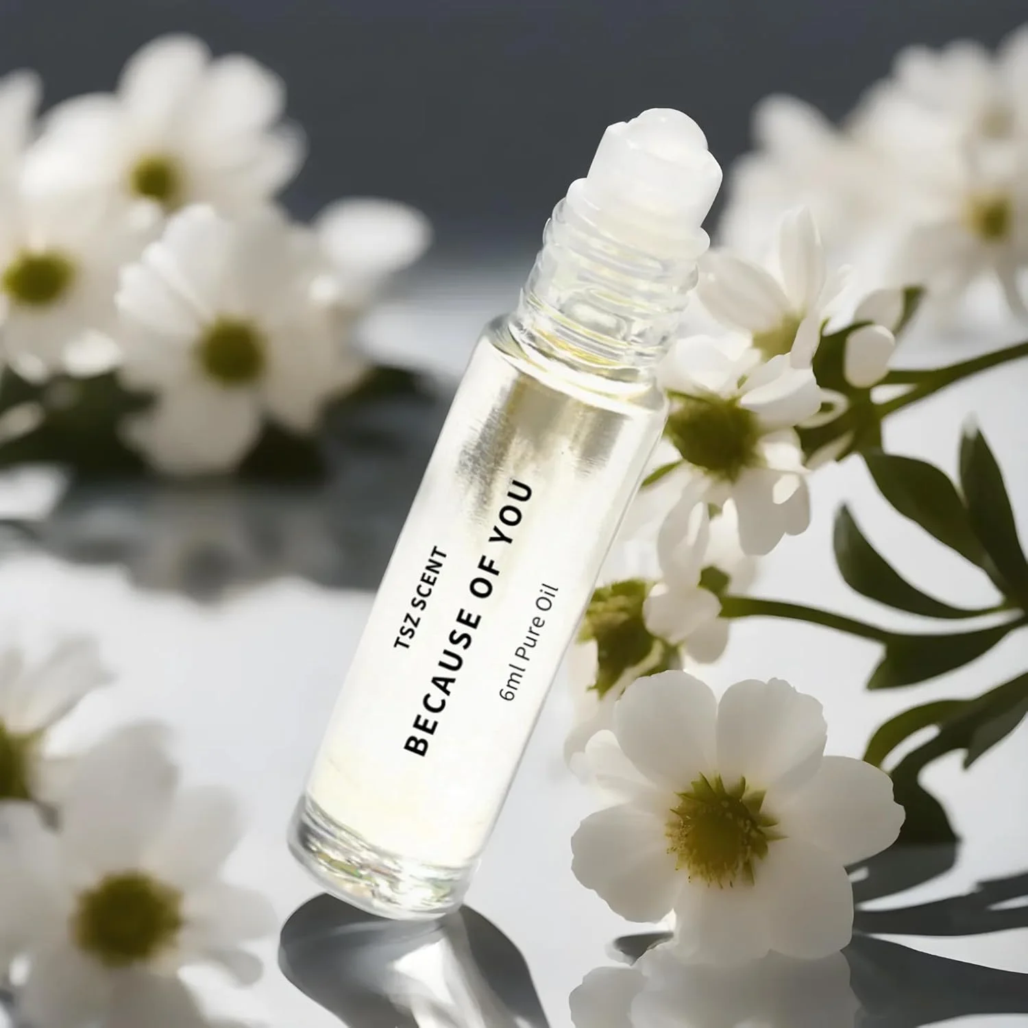 روغن عطر زنانه رولی 6 میلی لیتری TSZ Scent Because of You، رایحه لوکس و ماندگار با اسانس شیرین، گل رز، وانیل و مشک، عطر خالص و غلیظ برای بانوان روغن عطر زنانه رولی 6 میلی لیتری TSZ Scent Because of You، رایحه لوکس و ماندگار با اسانس شیرین، گل رز، وانیل و مشک، عطر خالص و غلیظ برای بانوان