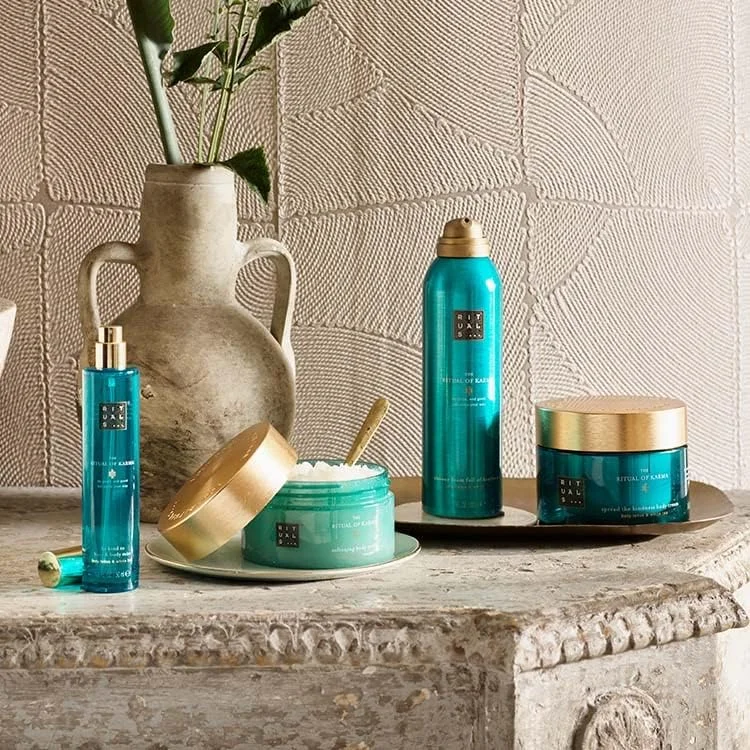 عطر مو و بدن Rituals The Ritual of Karma با رایحه های تابستانی لوتوس مقدس و چای سفید عطر مو و بدن Rituals The Ritual of Karma با رایحه های تابستانی لوتوس مقدس و چای سفید
