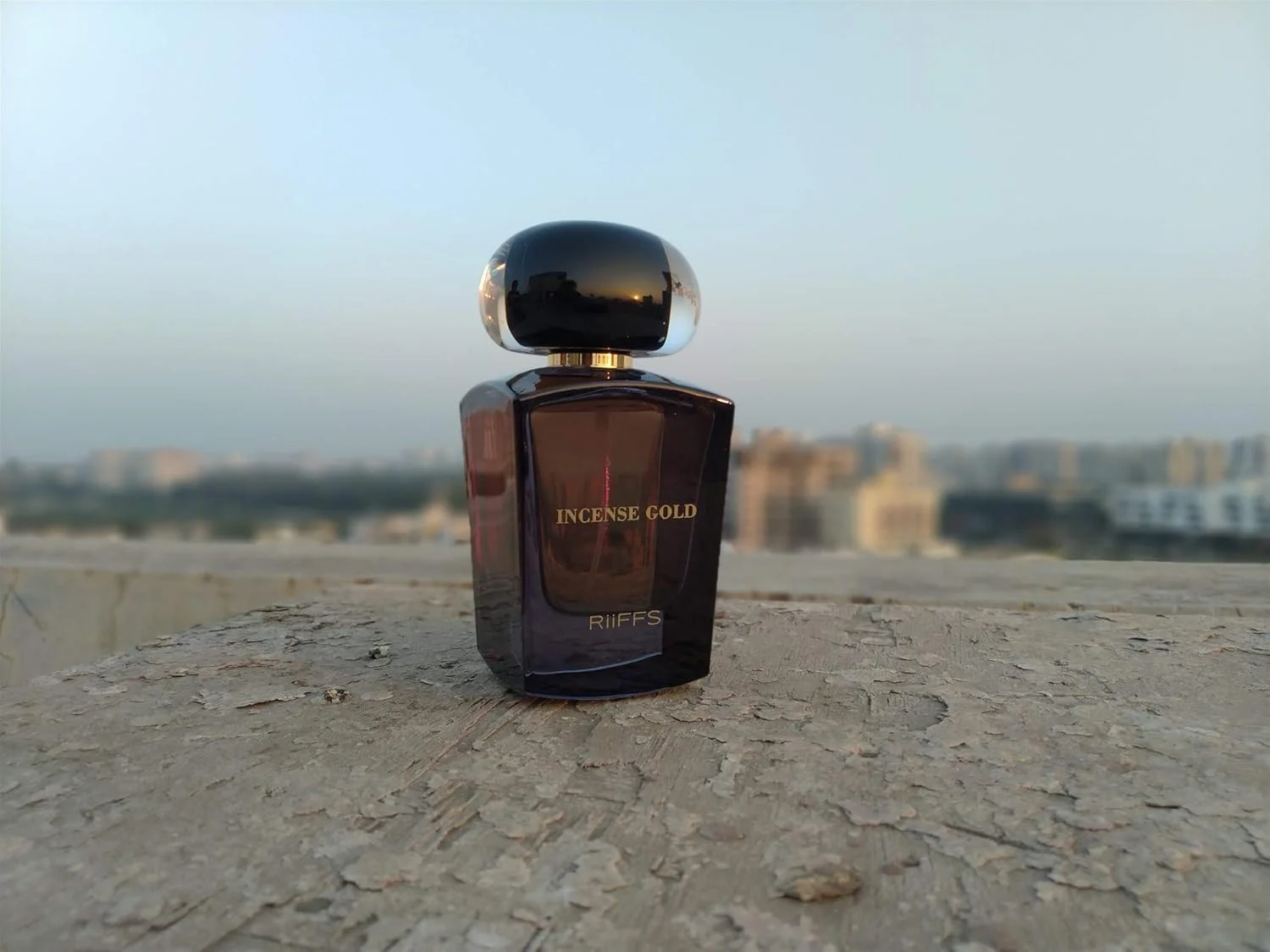 ادو پرفیوم طلایی عود مردانه و زنانه RiiFFS Incense Gold حجم 100 میلی لیتر ادو پرفیوم طلایی عود مردانه و زنانه RiiFFS Incense Gold حجم 100 میلی لیتر